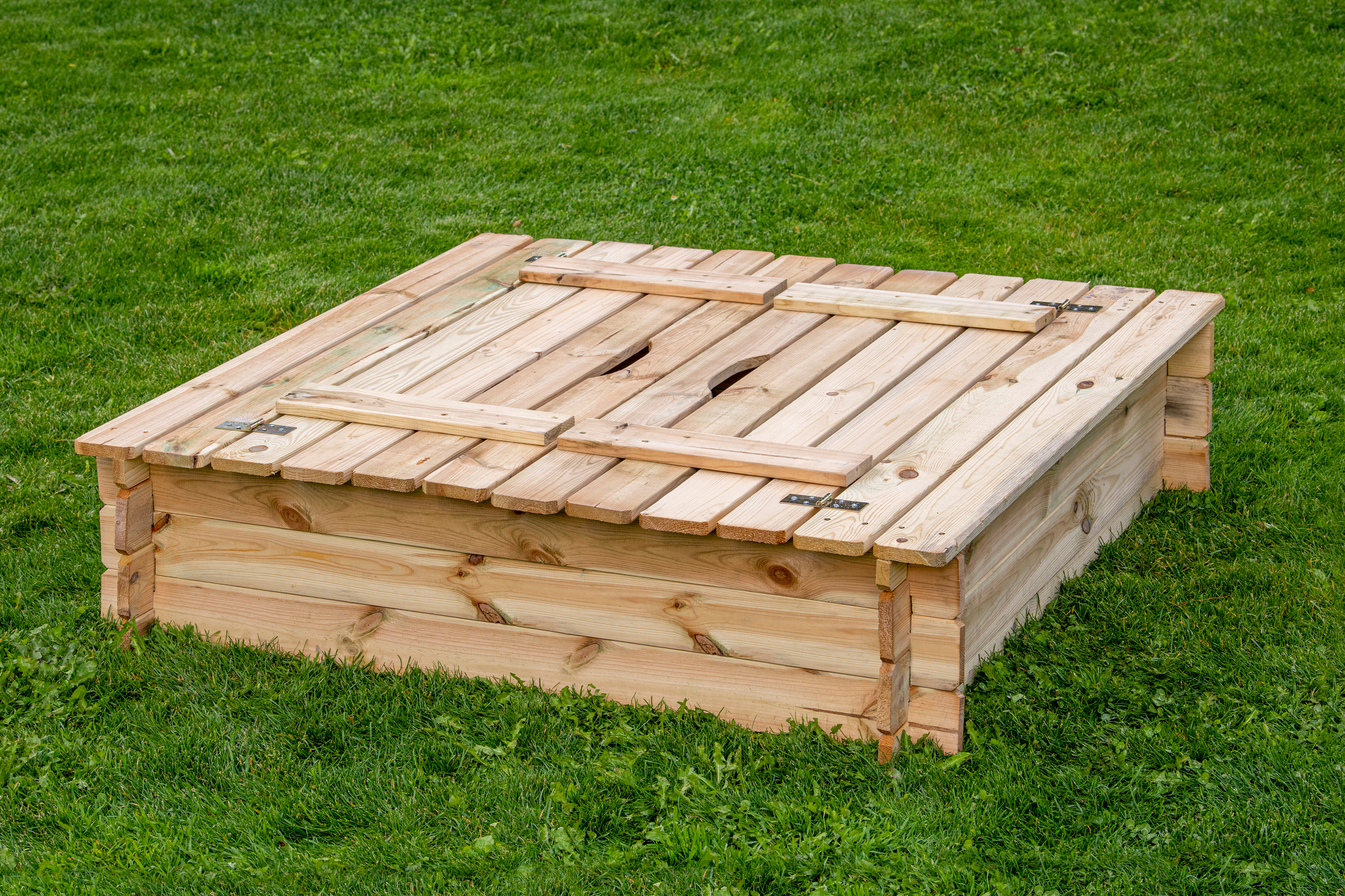 Quadratischer Sandkasten mit Sitzbankdeckel, gehobelt Kiefer