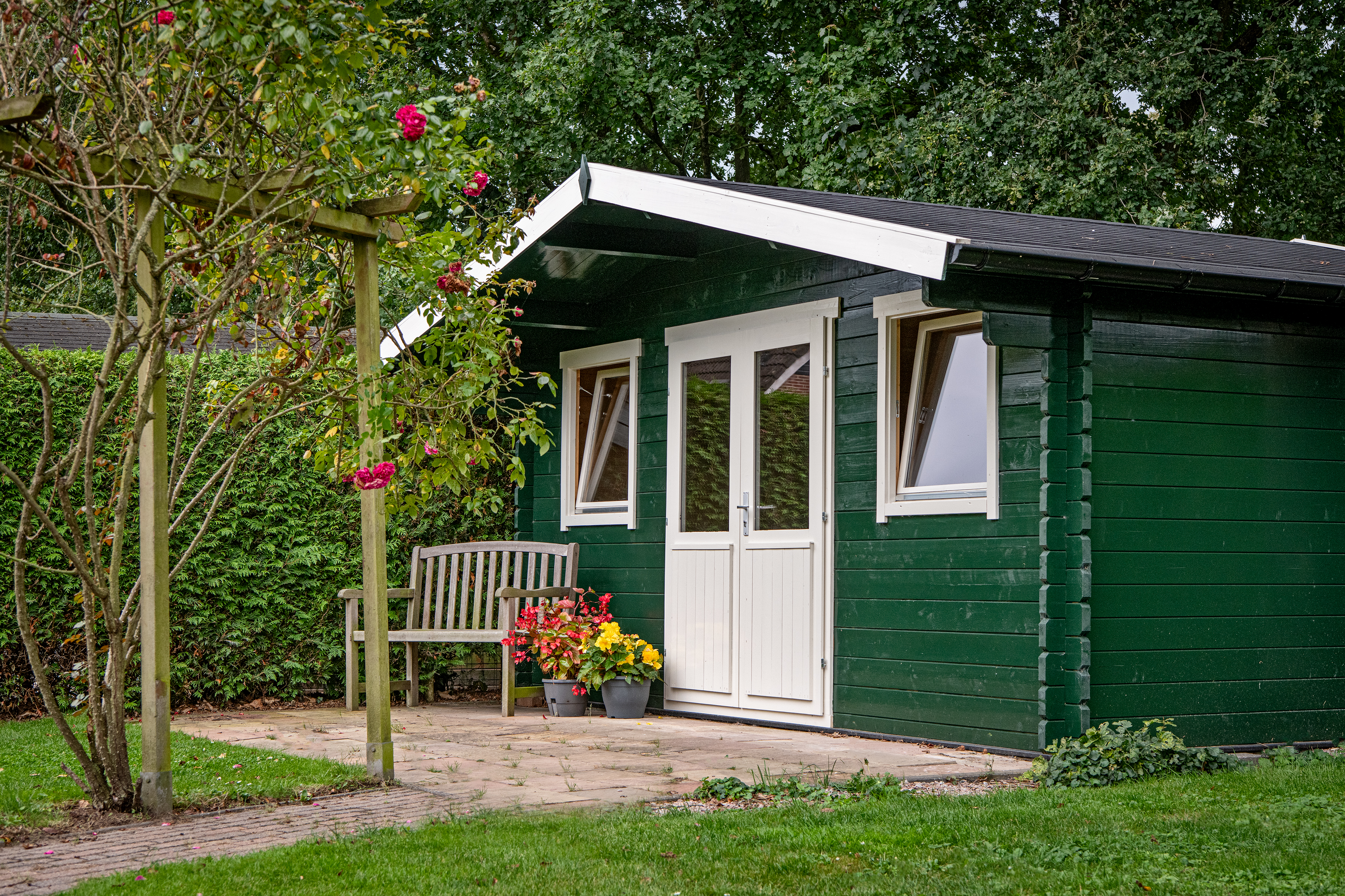 Blokhut - Tuinhuis Pavel | 44 mm | vuren onbehandeld Blokhut - Tuinhuis Pavel | 44 mm | vuren onbehandeld