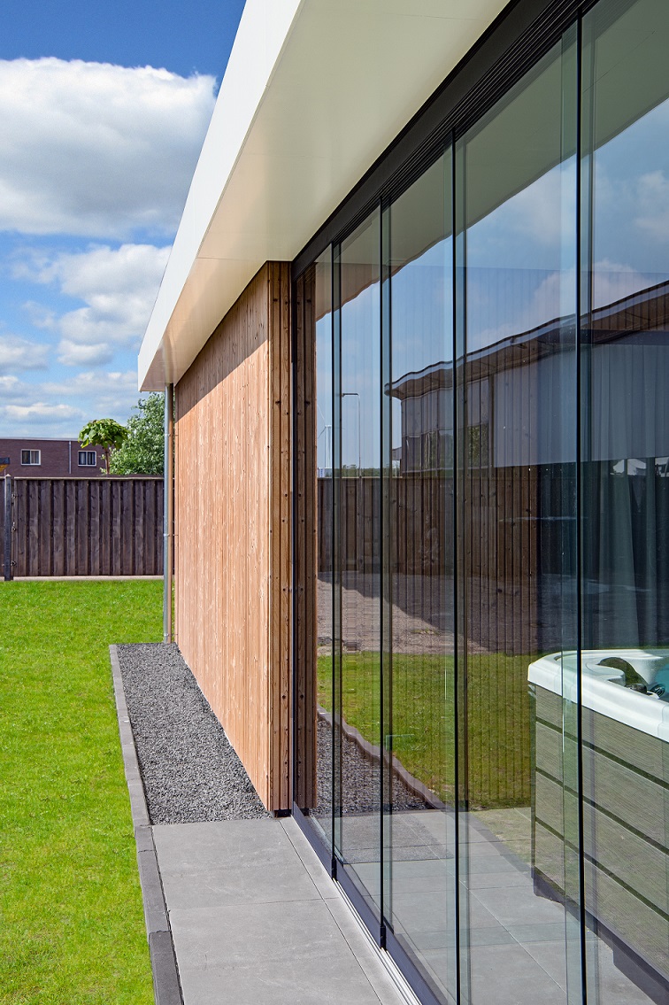 Glass sliding wall set - Installation height 228-232cm - Panel width 82 cm - Width up to 242 cm - 3-track anthracite RAL 7024