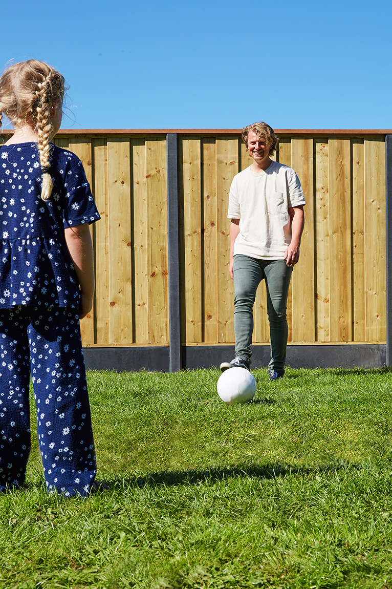 Berton©-onderplaat antraciet H24 x D3,5 x L184 cm Berton©-onderplaat antraciet H24 x D3,5 x L184 cm