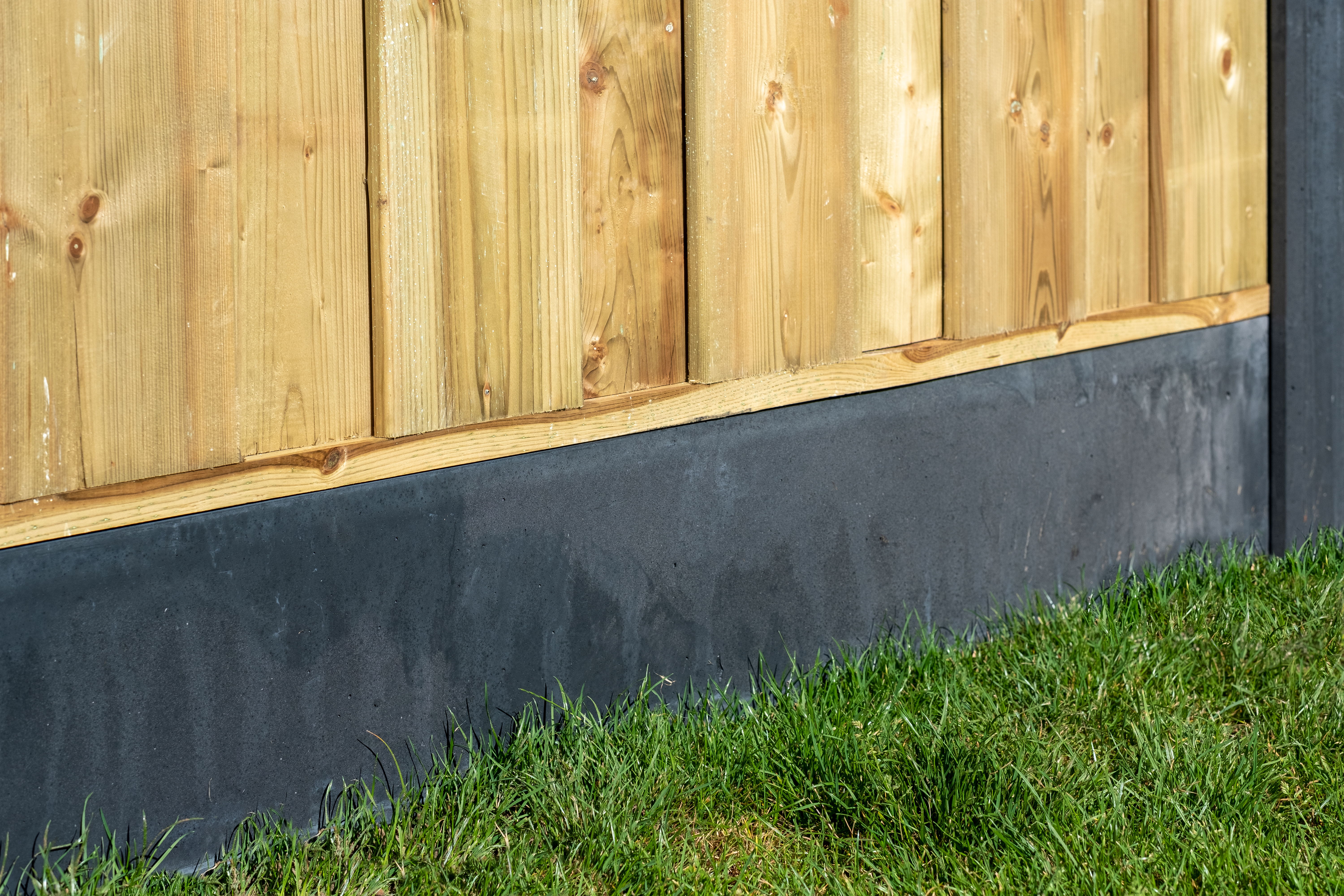 Berton©-onderplaat antraciet H24 x D3,5 x L184 cm Berton©-onderplaat antraciet H24 x D3,5 x L184 cm