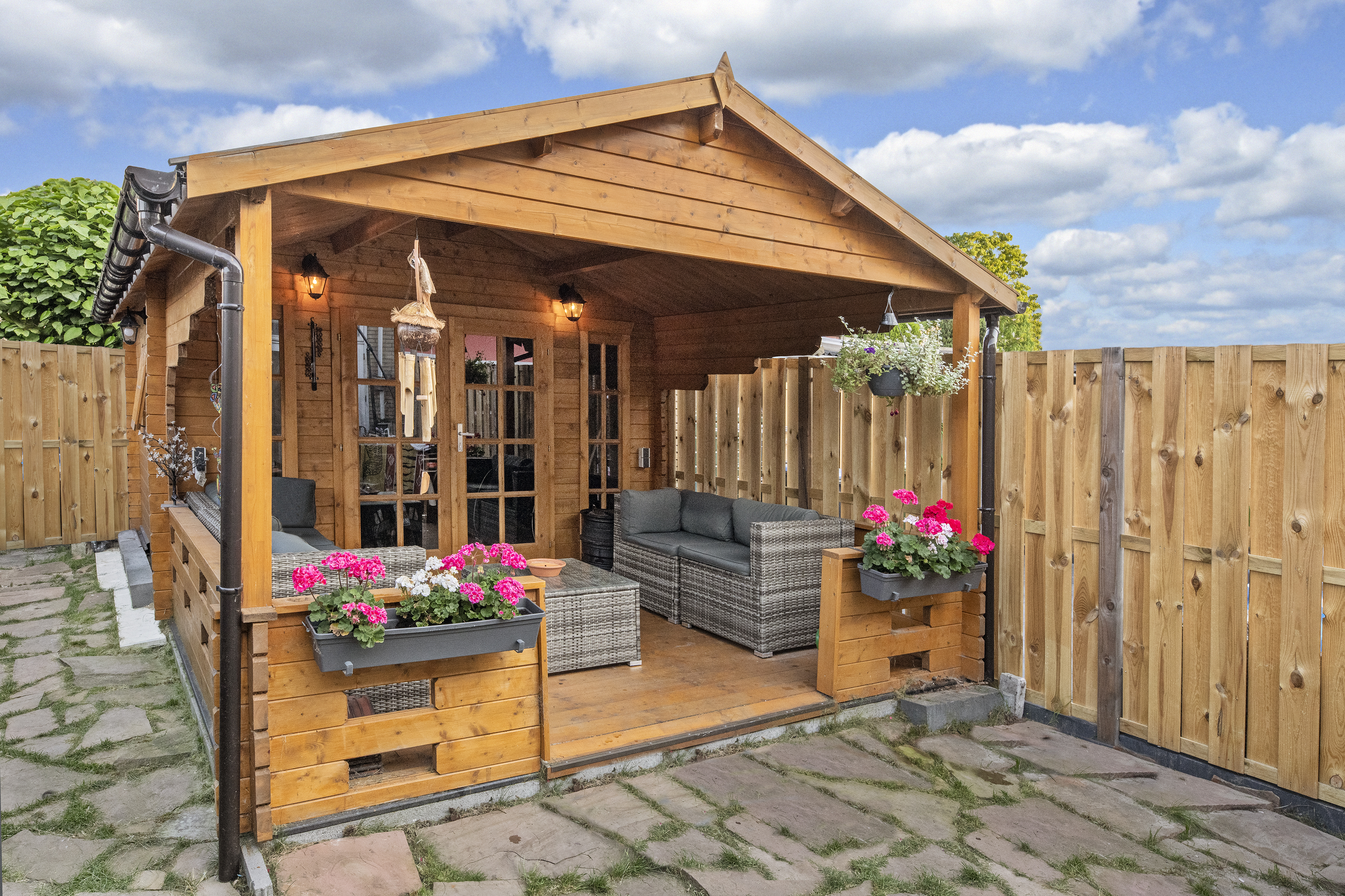 Blokhut - Tuinhuis Ulrik | 44 mm | vuren honinggeel geïmpregneerd Blokhut - Tuinhuis Ulrik | 44 mm | vuren honinggeel geïmpregneerd