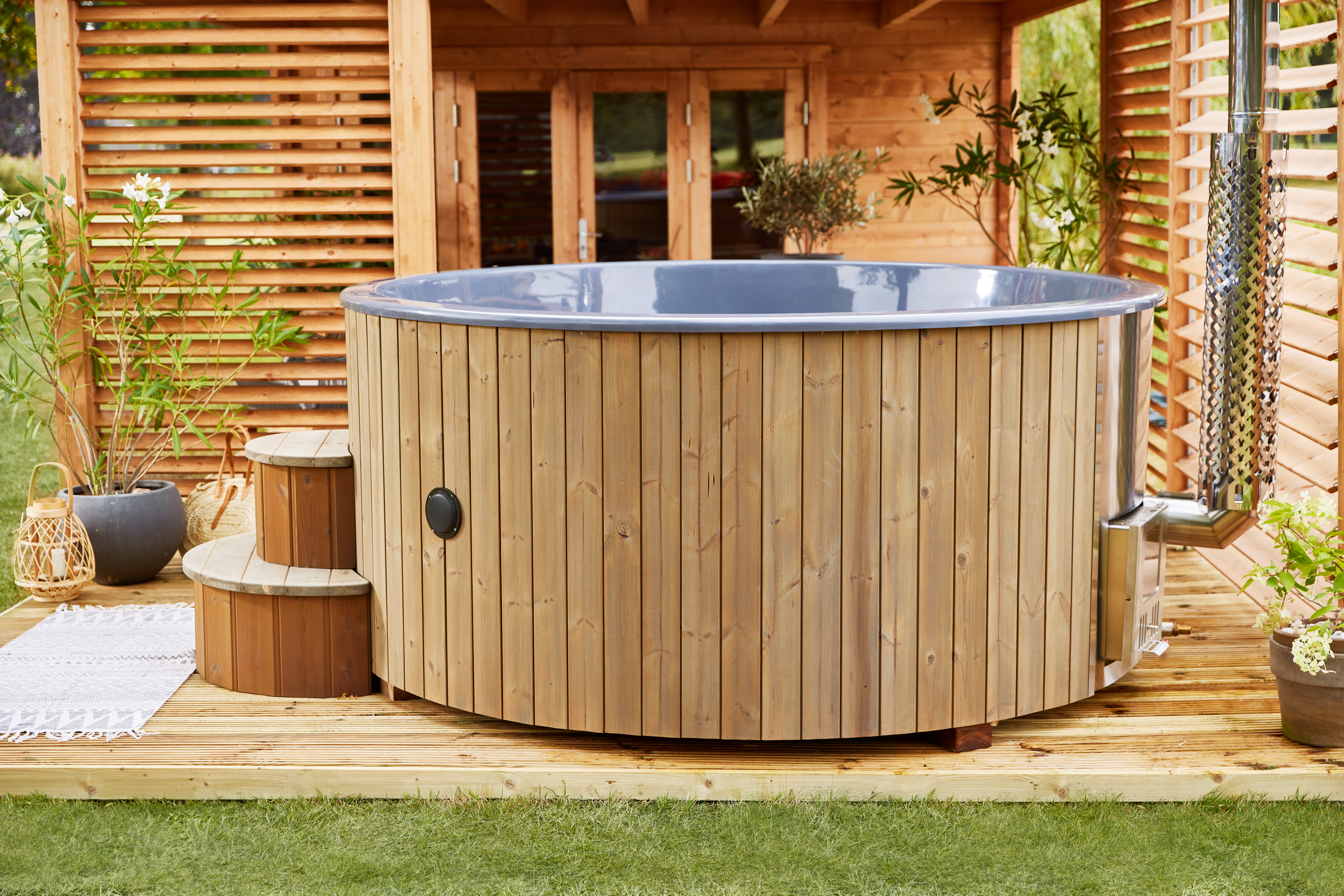 Sfeerfoto Hottub deluxe ø200 cm Thermowood
