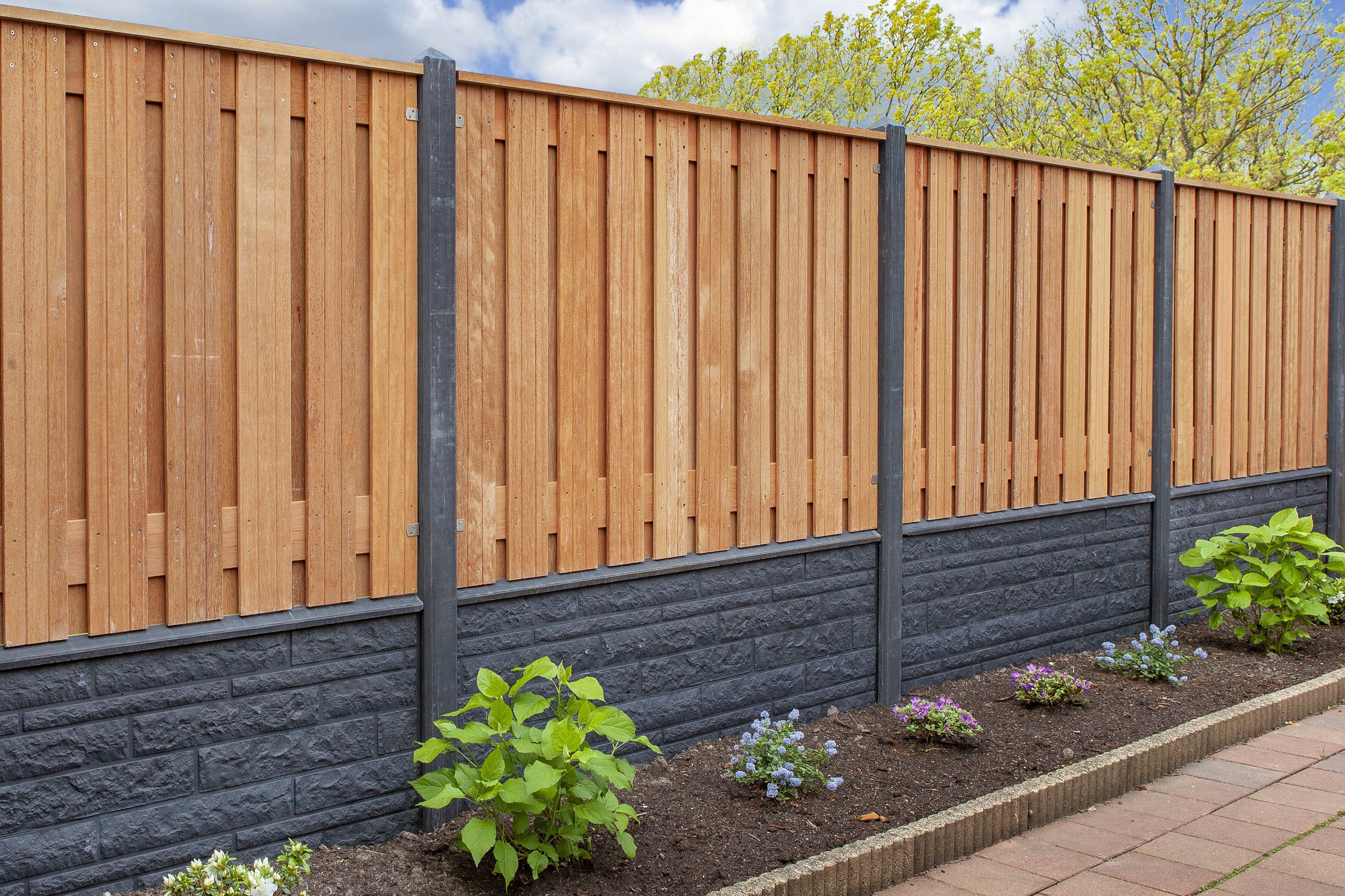 Tuinscherm Dronten, keruing hardhout, RVS-geschroefd, 21-planks (19+2) 180 x 150 cm