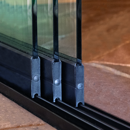 Glasschiebewand-Set - Montagehöhe 198-202cm - Glasplattenbreite 82 cm - Breite bis 242 cm - 3 Spuren anthrazit RAL 7024